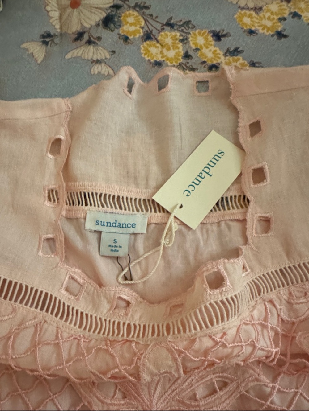 Peachy/pink embroidered cotton top size small - Picture 9 of 9